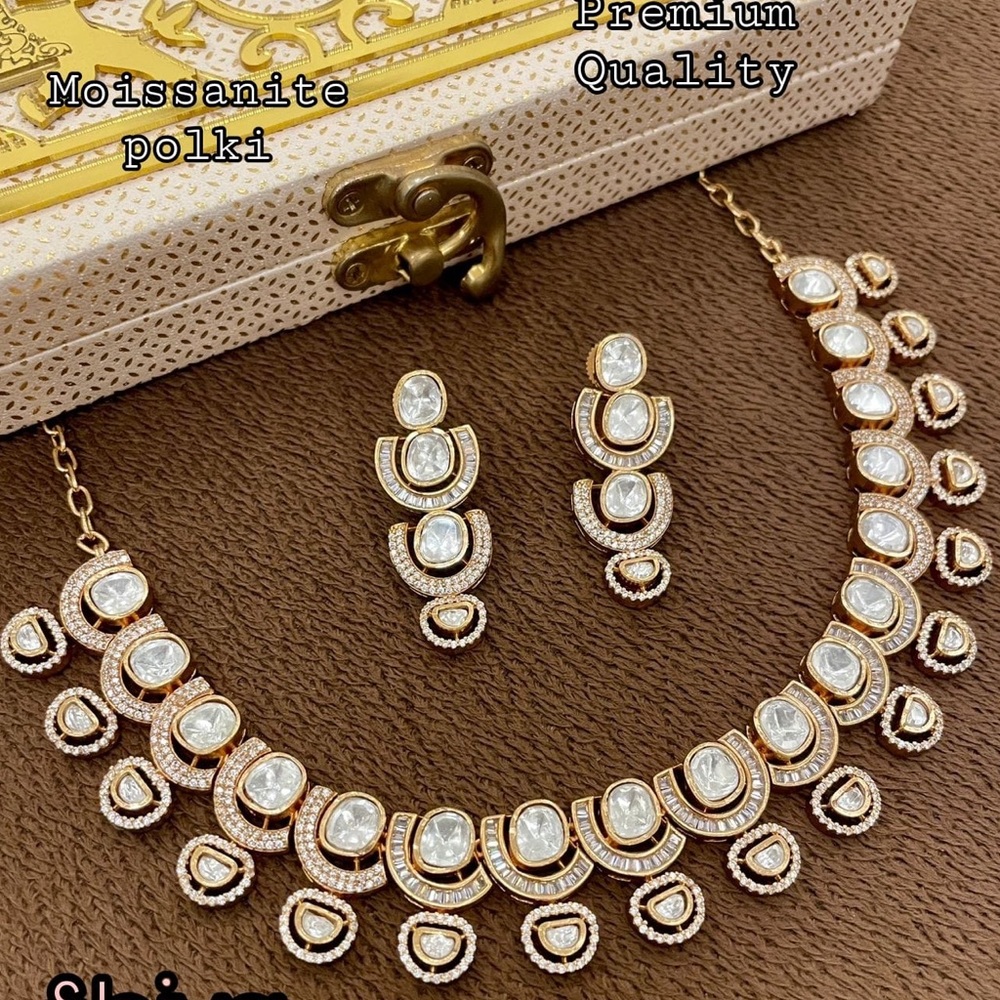 Polki and moissanite diamond necklace